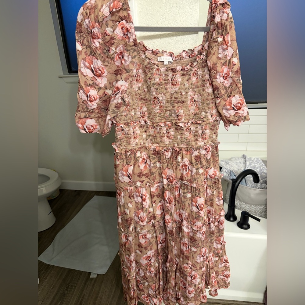 Ivy City Co Giselle Floral Dress in Pink and Brown - Picture 3 of 3